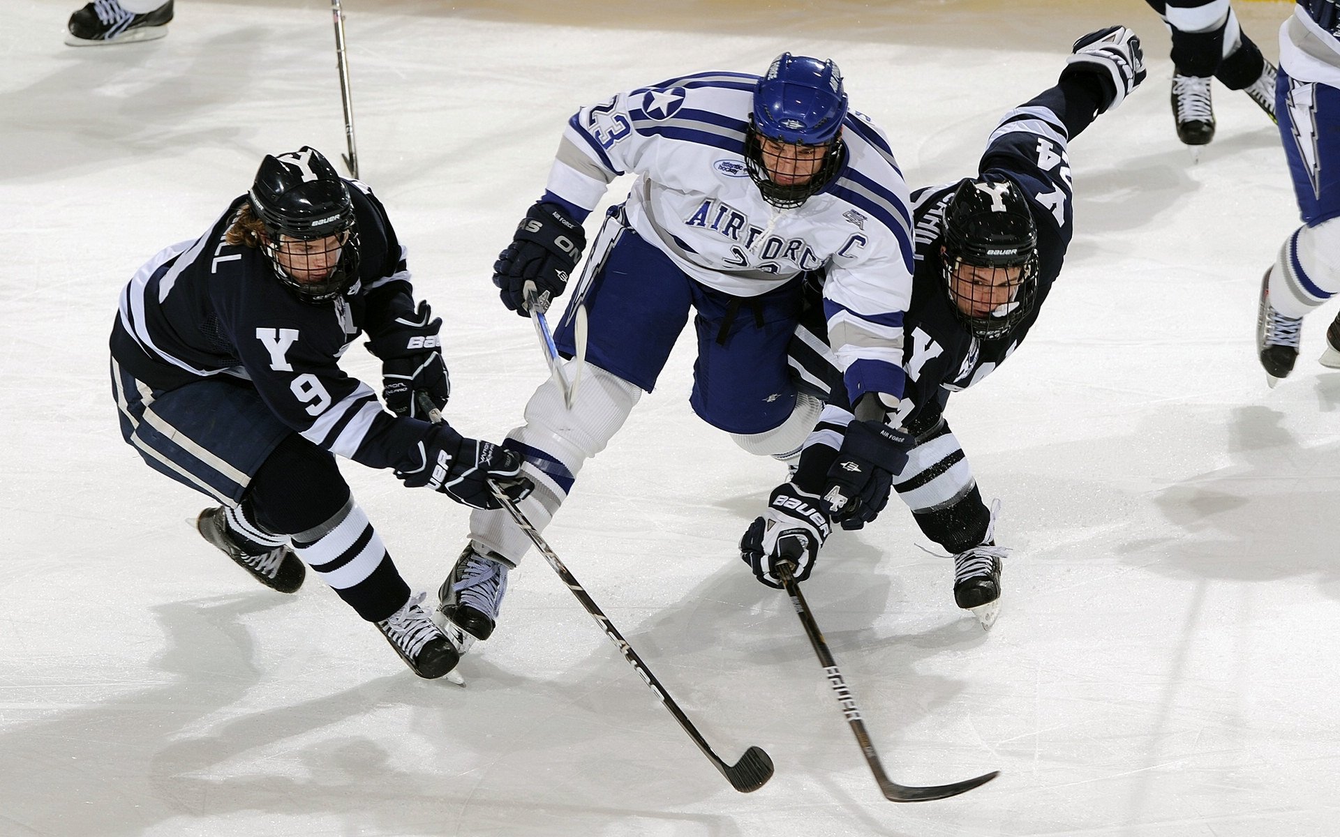 国家队长期缺乏中场组织核心,国家队 队长