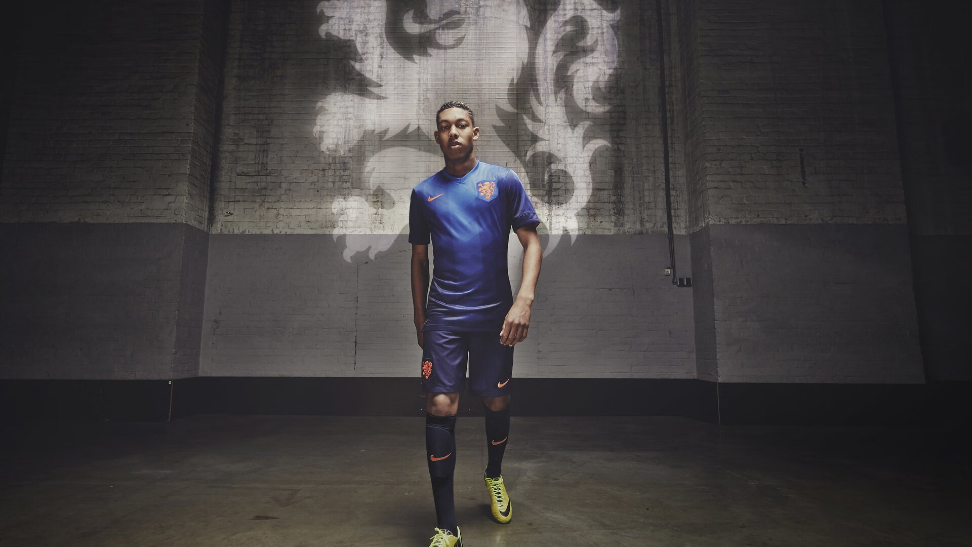 城市马拉松摄影作品展吸引民众参与,马拉松展示城市形象